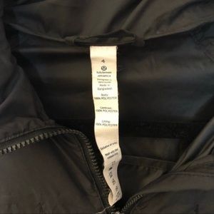 REPOSH - Lululemon rain jacket